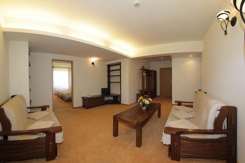 Люкс с Балконом, Pensiunea Inima Bucovinei