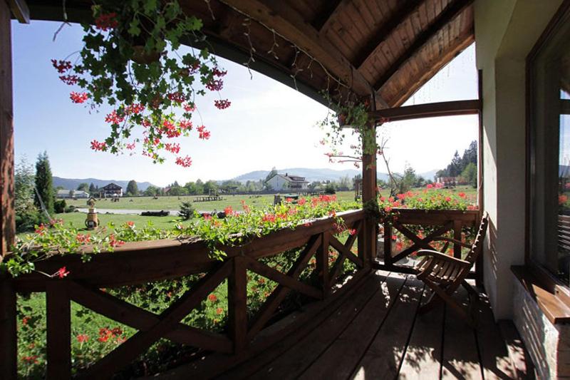 Люкс с Балконом, Pensiunea Inima Bucovinei