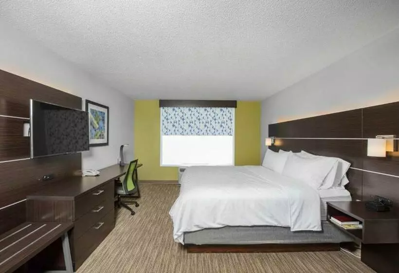 キングサイズベッドのエクゼクティブルーム, Holiday Inn Express Hotel & Suites Altoona Des Moines, An Ihg
