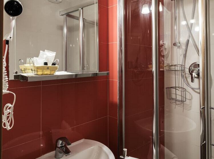 Chambre Standard Individuelle, Accademia