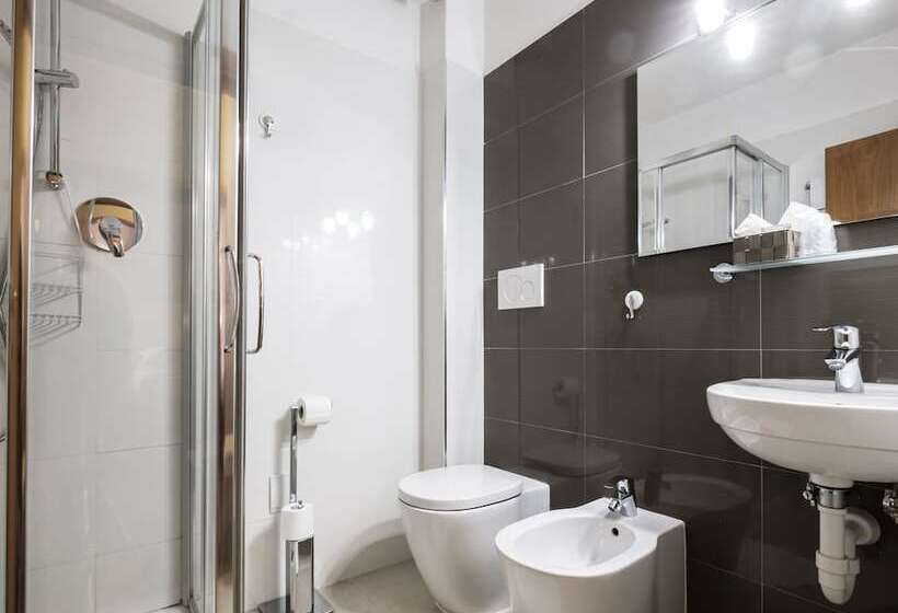 Chambre Supérieure, Accademia