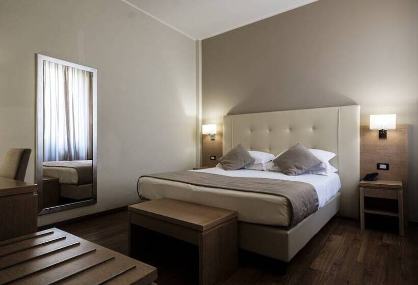 Chambre Triple Supérieure, Accademia