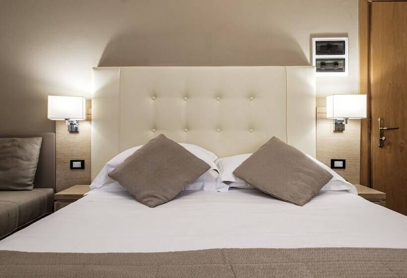 Chambre Triple Supérieure, Accademia