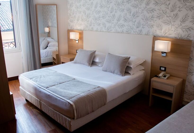 Chambre Deluxe, Accademia