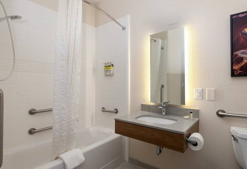 جناح لذوى الاحتياجات الخاصة, Candlewood Suites Enterprise, An Ihg