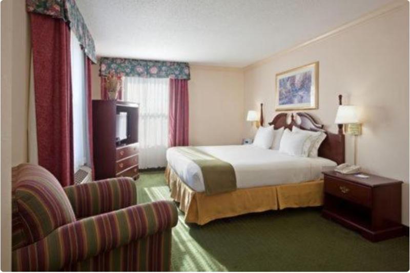 스위트 킹사이즈 침대, Comfort Inn & Suites