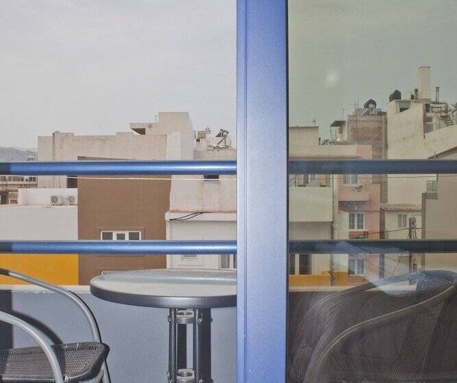 高级三人间, Danaos