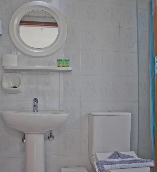 标准三人间, Danaos