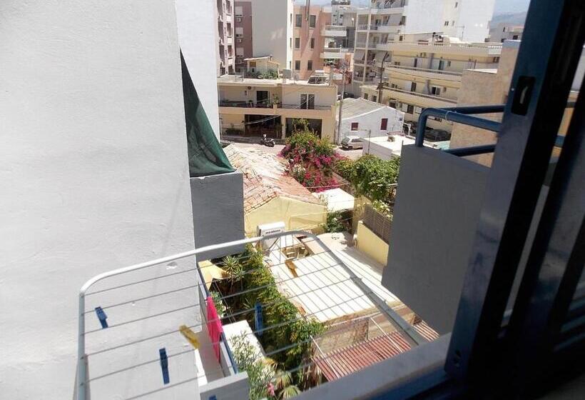 חדר אקונומי, Danaos