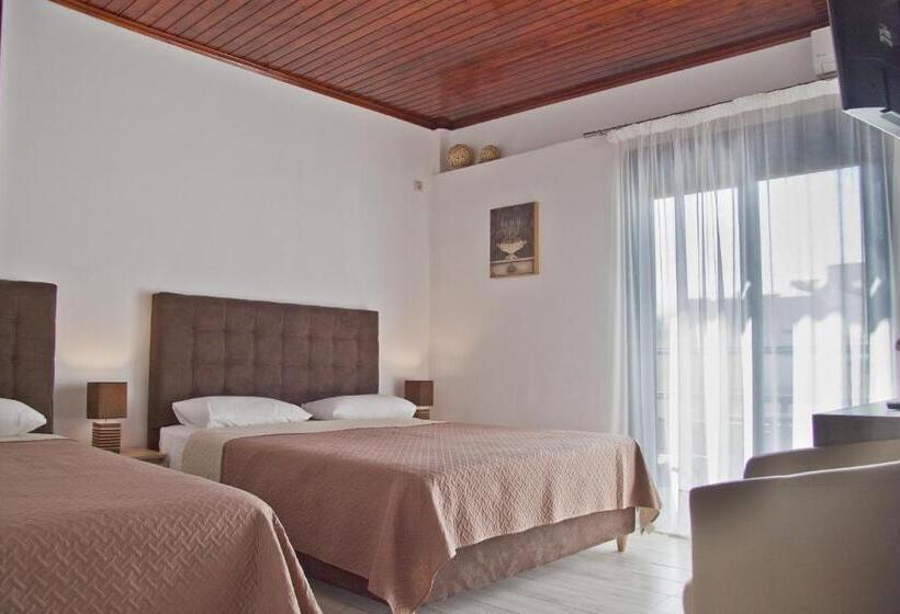 高级三人间, Danaos