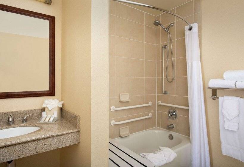 غرفة قياسية لذوى الاحتياجات الخاصة, Hilton Garden Inn Yakima Downtown