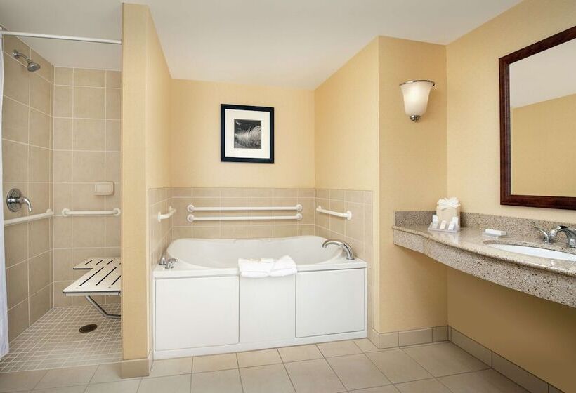 جناح لذوى الاحتياجات الخاصة, Hilton Garden Inn Yakima Downtown