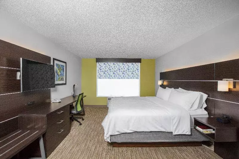 キングサイズベッドのエクゼクティブルーム, Holiday Inn Express Hotel & Suites Altoona Des Moines, An Ihg