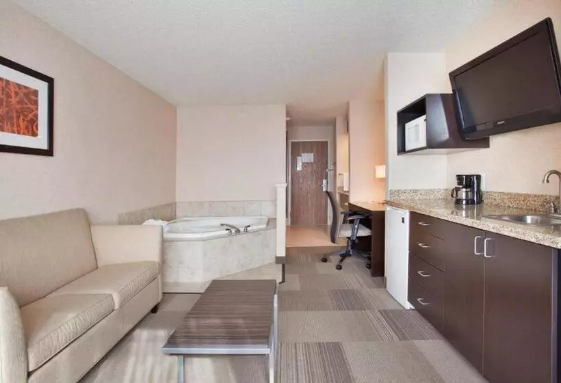 Executive-sviitti King-vuode, Holiday Inn Express Hotel & Suites Beatrice, An Ihg