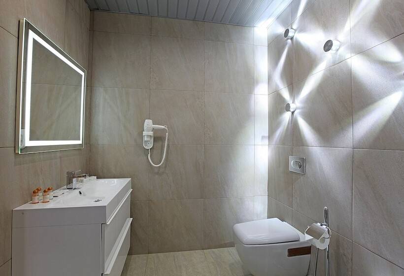 اتاق لوکس, Iremel