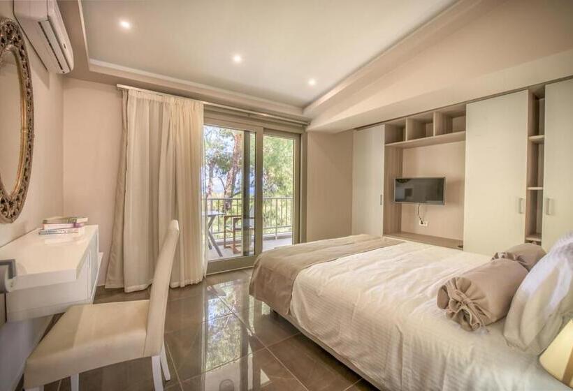 Королевский Люкс, Koukounaria Hotel & Suites