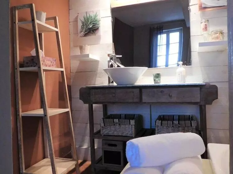 スタンダードトリプルルーム, Prieuré Saint Louis Maison D Hôtes