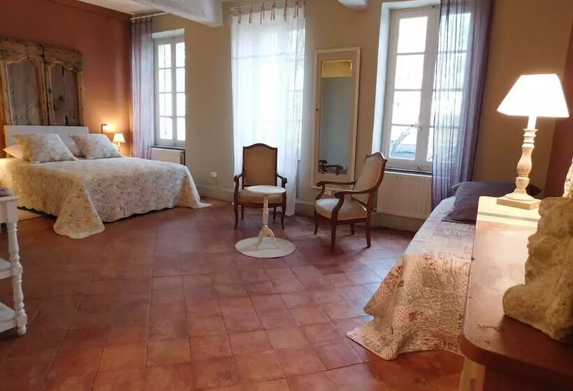 スタンダードトリプルルーム, Prieuré Saint Louis Maison D Hôtes