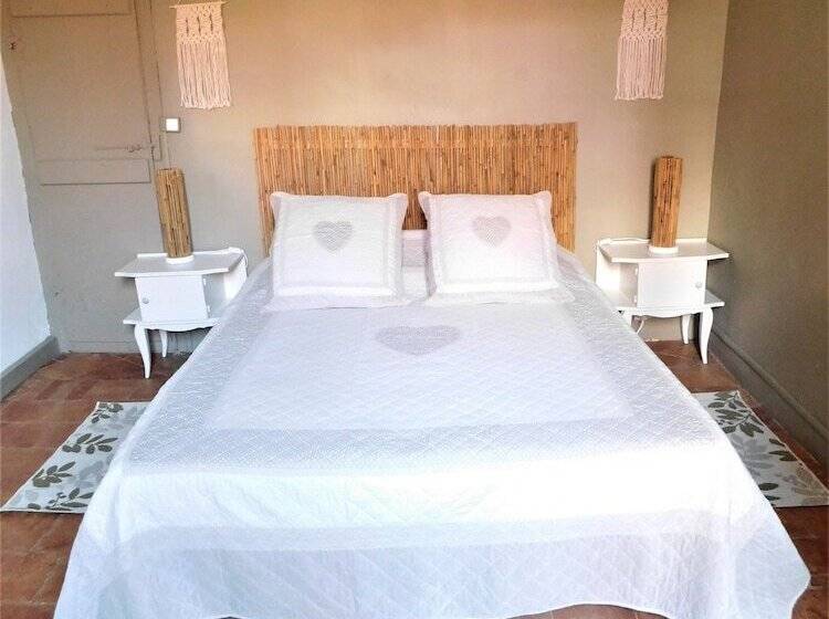 标准三人间, Prieuré Saint Louis Maison D Hôtes