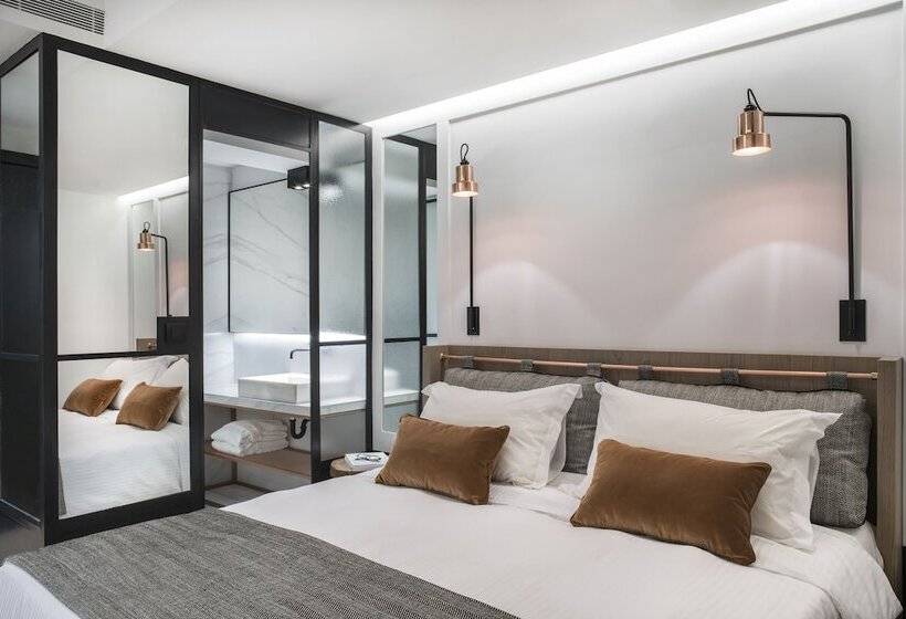 标准间, Niki Athens