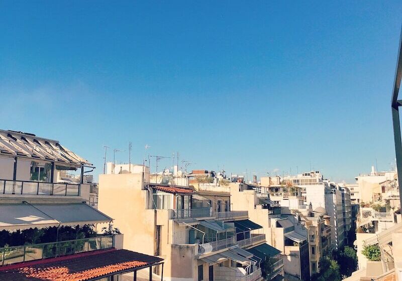 舒适型单人间, Niki Athens