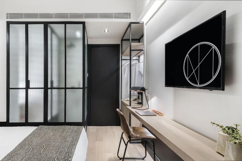 标准间内部标间, Niki Athens