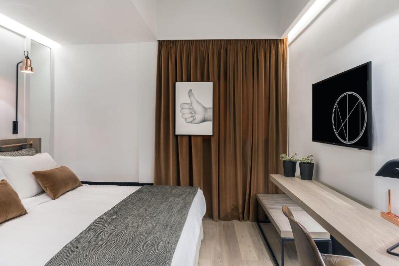 标准间内部标间, Niki Athens