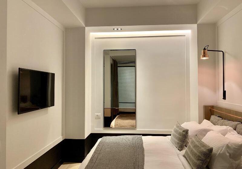 标准间, Niki Athens