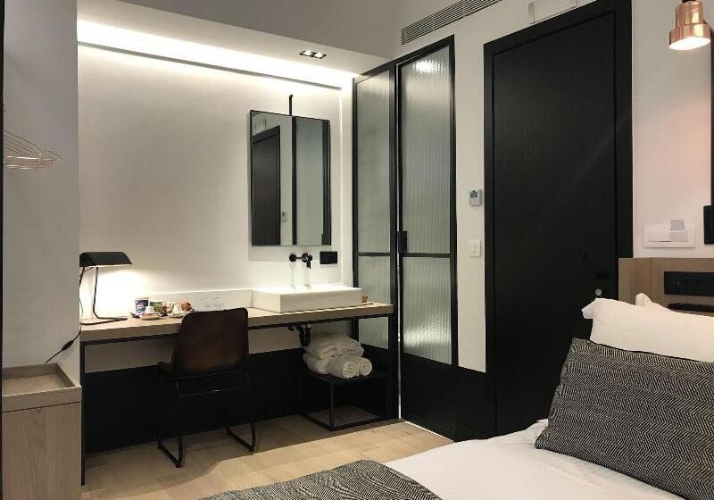 标准间, Niki Athens