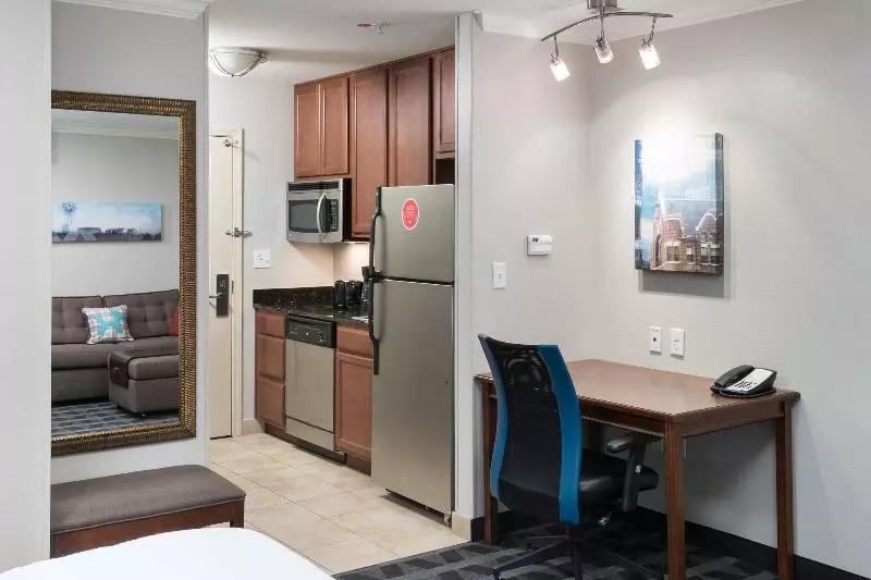 キングサイドベッドのスタンダードワンルーム, Towneplace Suites Fort Worth Downtown