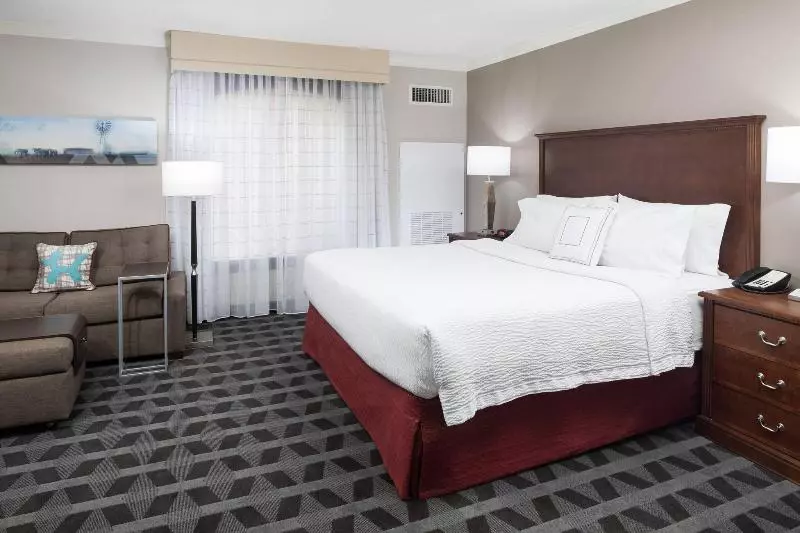 キングサイドベッドのスタンダードワンルーム, Towneplace Suites Fort Worth Downtown