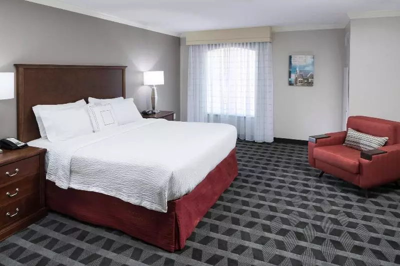 キングサイドベッドのスタンダードワンルーム, Towneplace Suites Fort Worth Downtown