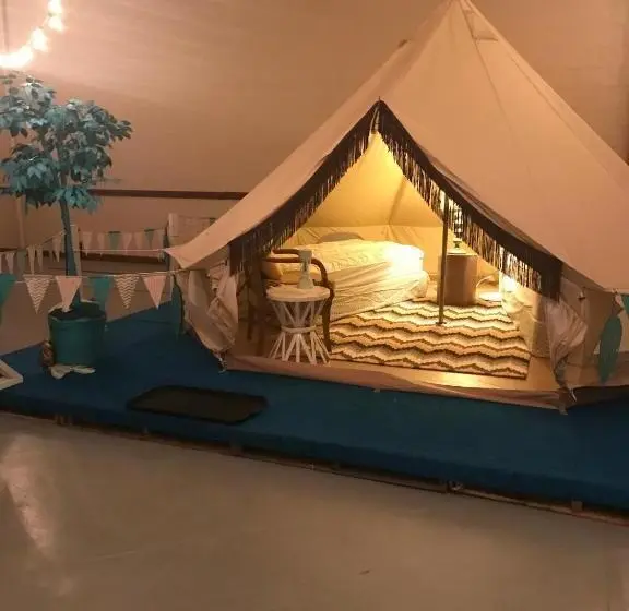 バス共有のスタンダードルーム, Lone Star Glamp Inn