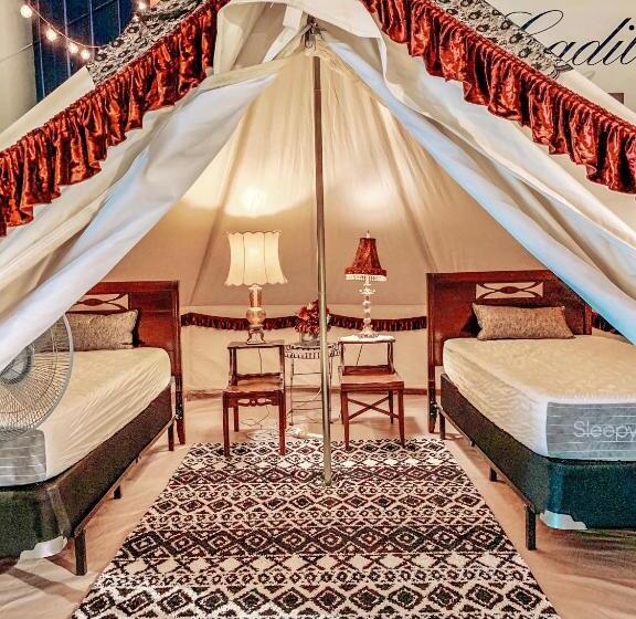 Номер Стандарт, Lone Star Glamp Inn