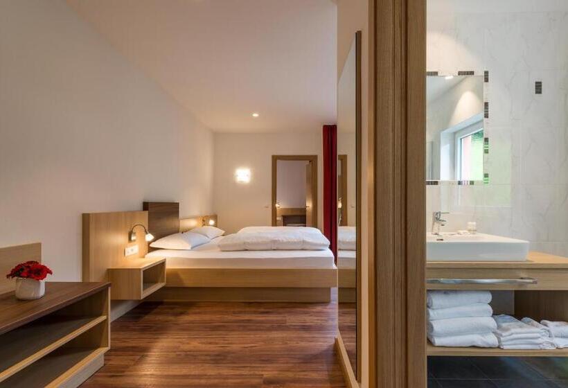 디럭스 4인 룸, Alpin Hotel Gudrun