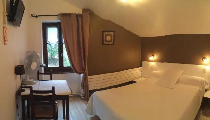 スタンダードルーム, Auberge Les Glycines