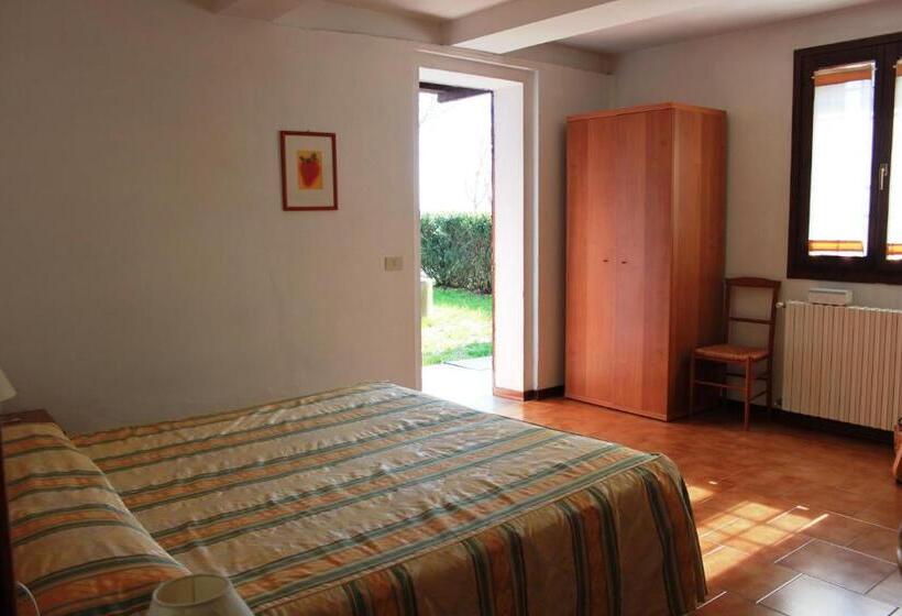 标准单人间, Agriturismo La Lupa