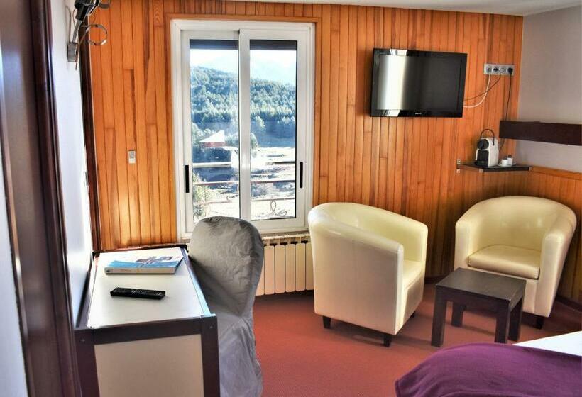 غرفة قياسية مطلة على الجبل, Corrieu