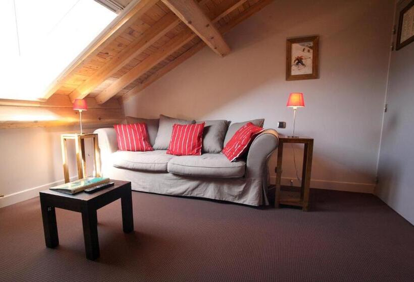 جناح جونيور مطل على الجبل, Corrieu