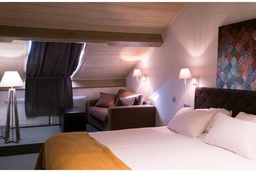 جناح عائلي, Corrieu