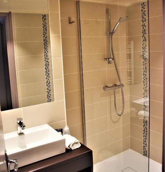 غرفة سوبيريور, Corrieu