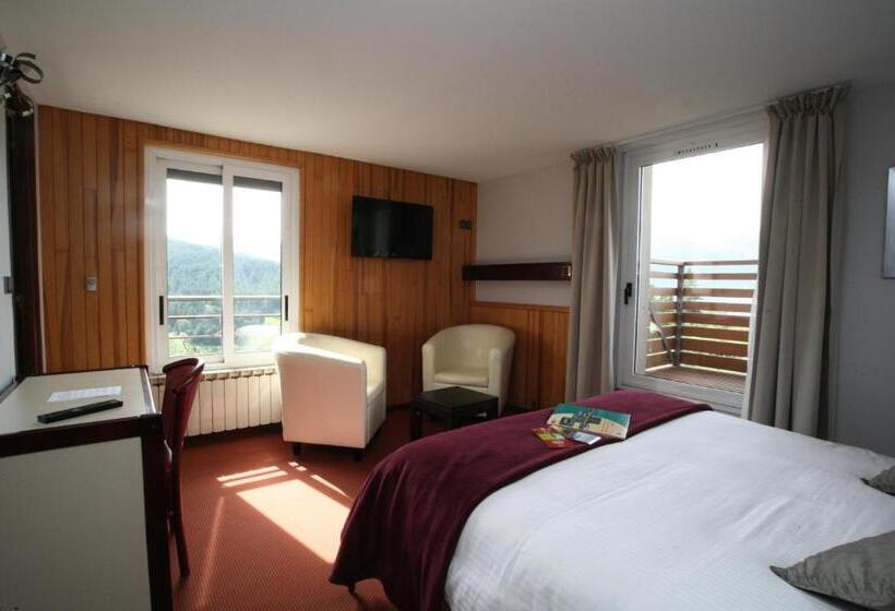 غرفة قياسية مطلة على الجبل, Corrieu