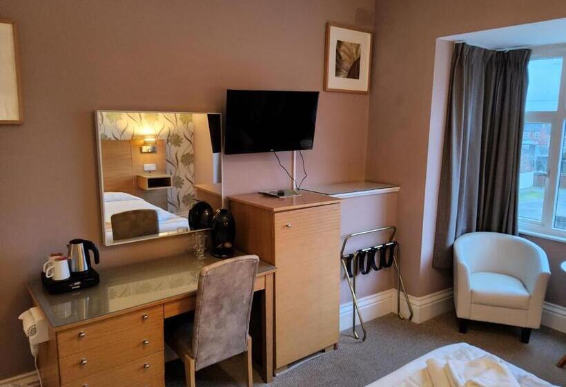 Номер Deluxe, The Avenue