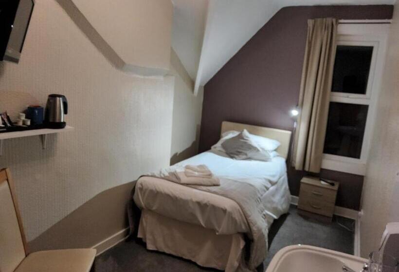 Номер Стандарт Индивидуальный Совместная Ванная, The Avenue