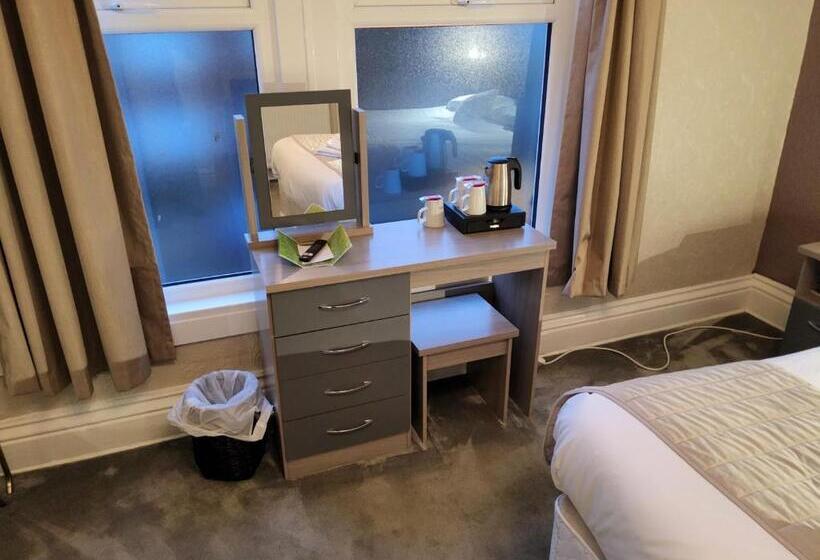 Семейный Номер, The Avenue