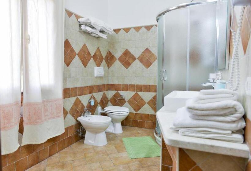 חדר סטנדרט לארבעה, Nuraghe Bianco