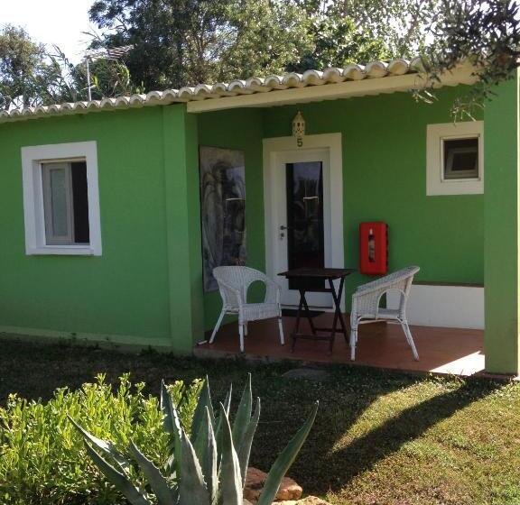 غرفة عائلية مطلّة علي الحديقة, Verdemar