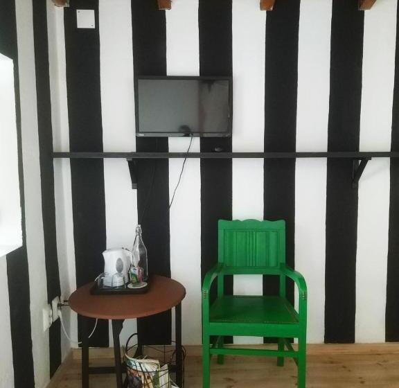 غرفة قياسية مطلّة علي الحديقة, Verdemar