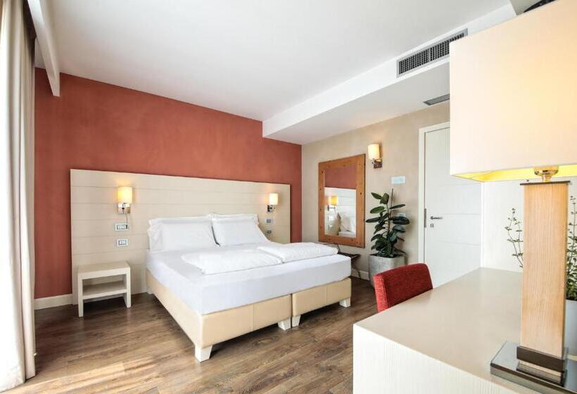 חדר סטנדרט נוף לאגם, H2os