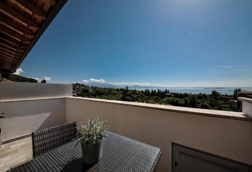 חדר סטנדרט נוף לאגם, H2os